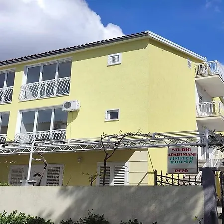 Pezo - Premium With Balcony And Sea View 바스카보다